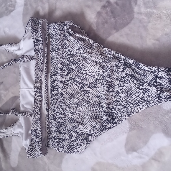 Snake Print Bikini - Picture 4 of 6